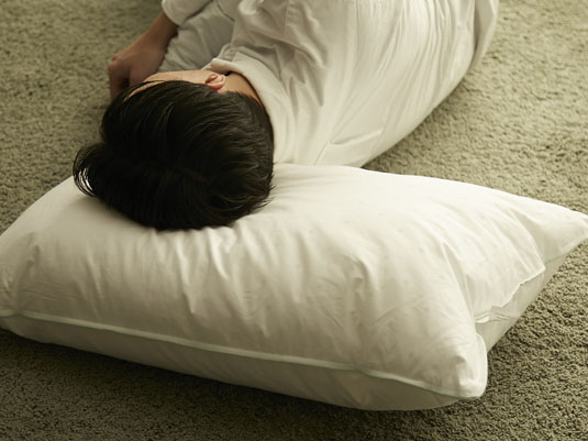 つかい手絶賛の枕に、寝返りしやすいホテルサイズが登場