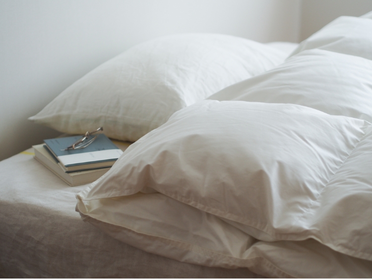 心地良い極上の眠りへ。幅広いシーズン活躍する天然繊維の寝具