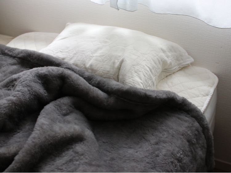 冬に熟睡できない理由は「蒸れ」だった！解決してくれたのはこの洗える毛布でした