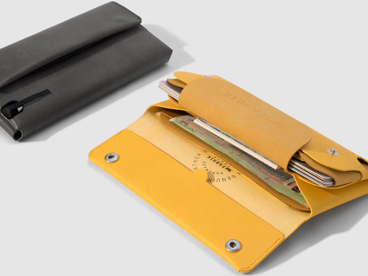 しっかり入ってスマートに持ち運べる、シンプル設計のお財布