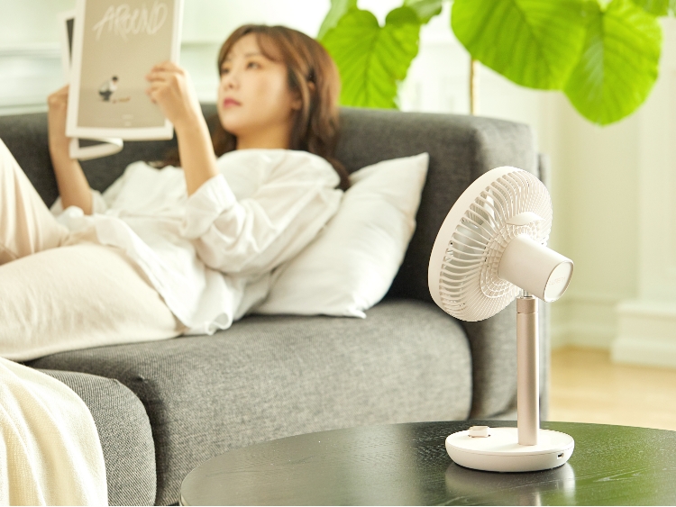 一家に一台のコードレス扇風機、より涼みやすくなって登場！
