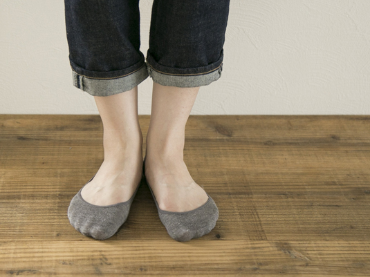 快適な足元を、1日中保つ。心地よく履ける靴下の選び方